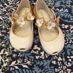 Mini Melissa Kids Shoes in Cream and Gold with Floral Accents